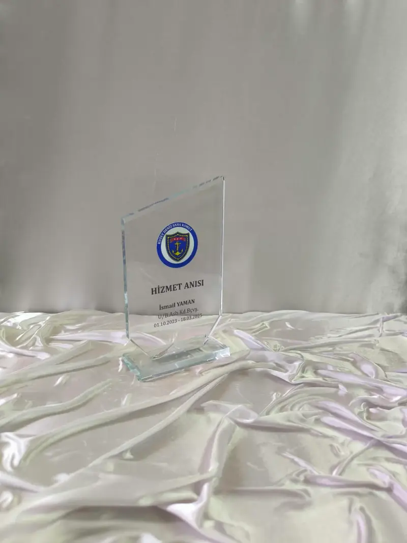 Kristal plaket