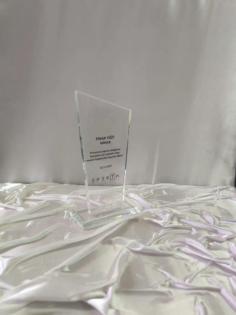 Kristal plaket