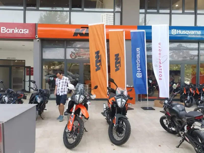 Showroom önü yelken bayraklar